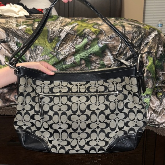 Black/grey coach c design - Picture 1 of 5